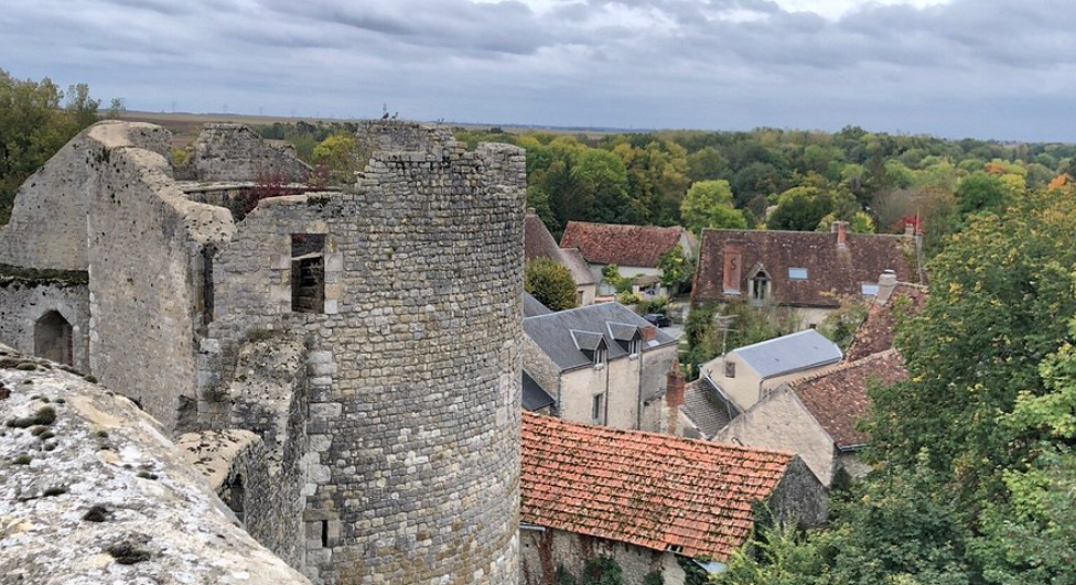 Yèvre-le-Châtel Castle, France